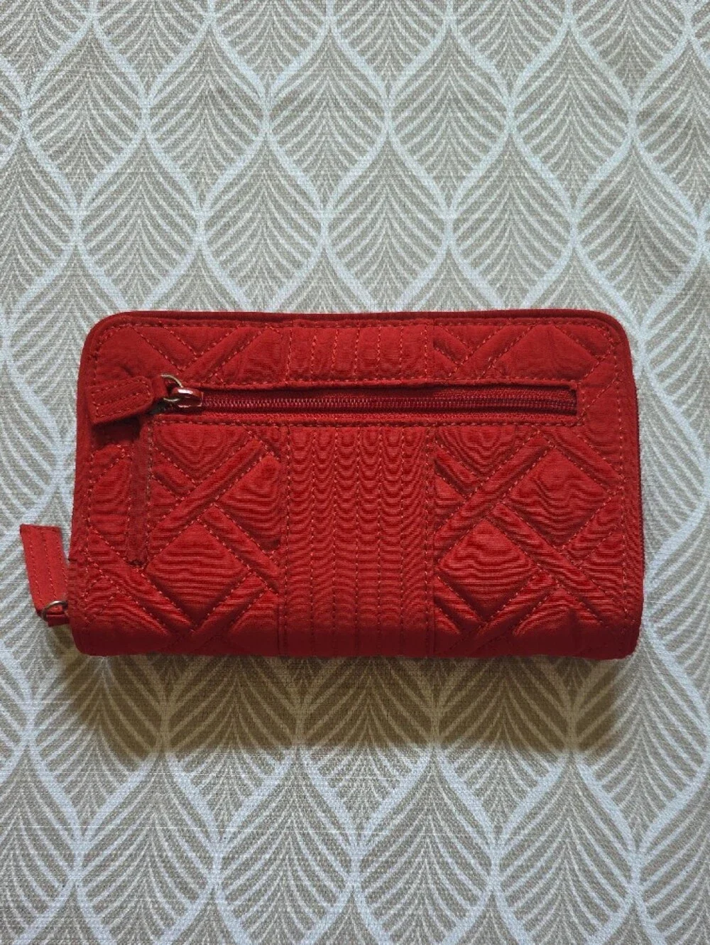 Vera Bradley Bright Red Quilted Wristlet Wallet - Picture 2 of 5
